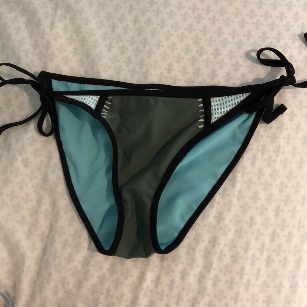 Bikini bottoms